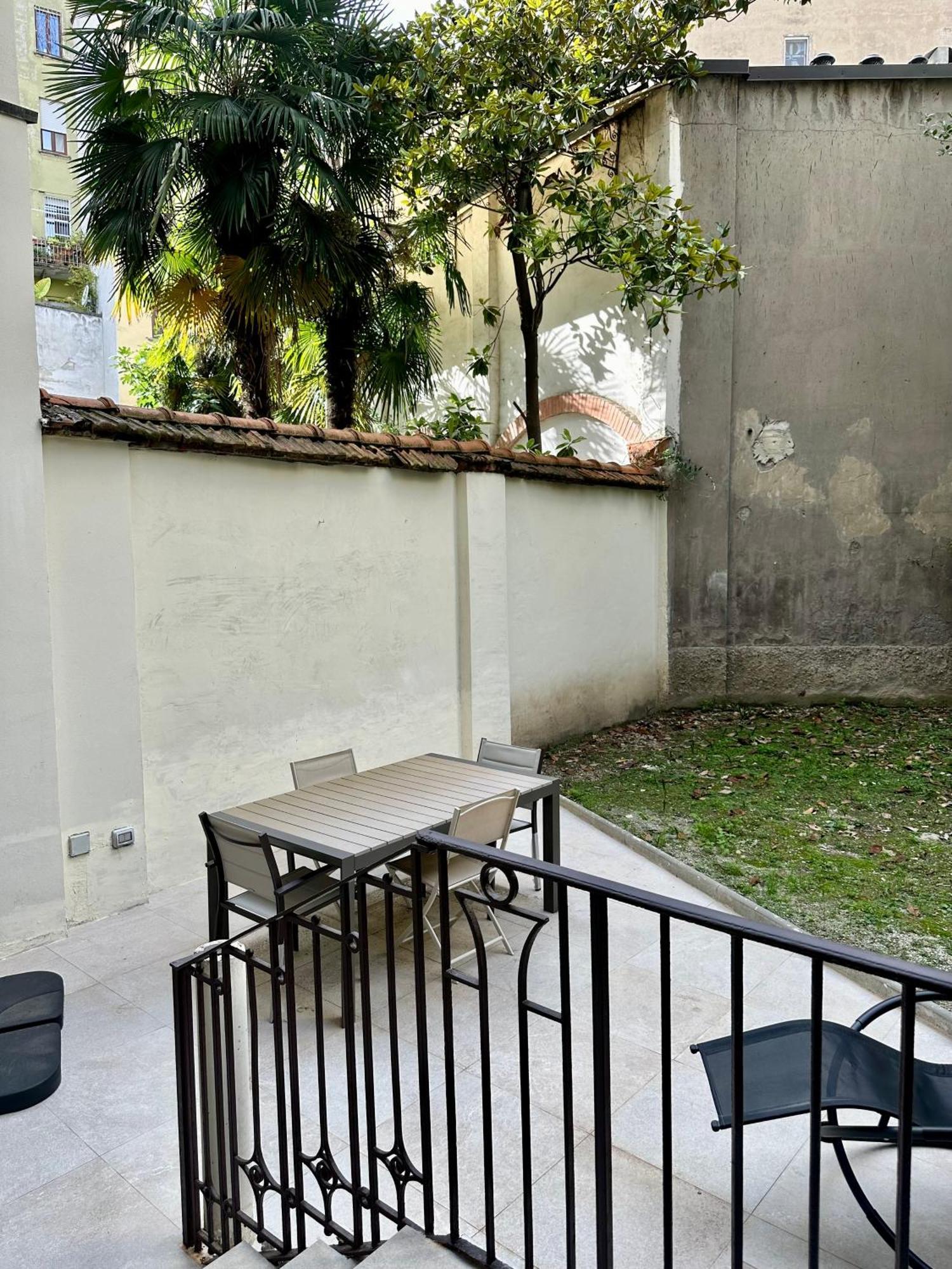 Lr Deluxe Apartments - Porta Venezia - Bilocale Con Giardino Privato Mailand Exterior foto