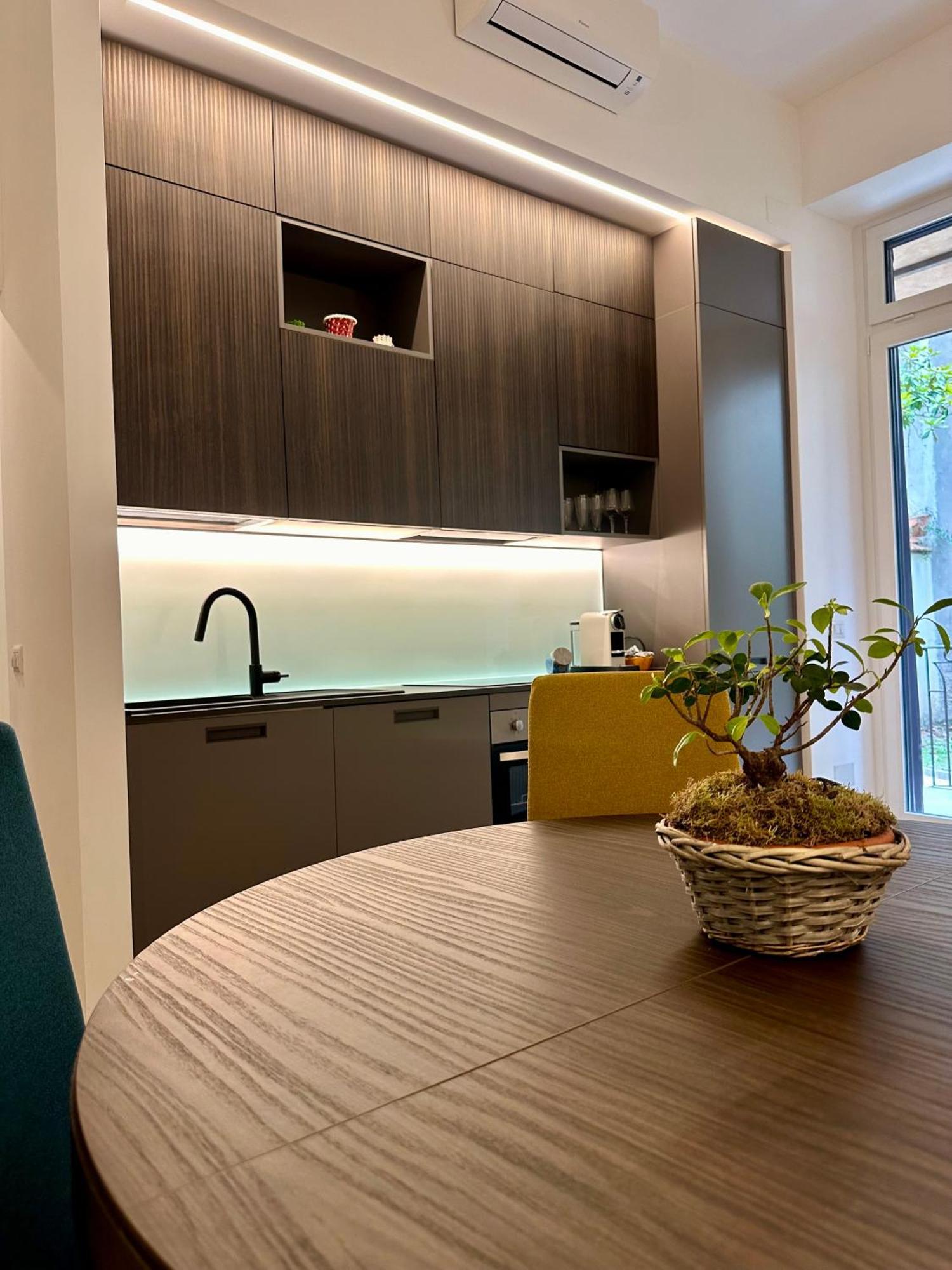 Lr Deluxe Apartments - Porta Venezia - Bilocale Con Giardino Privato Mailand Exterior foto