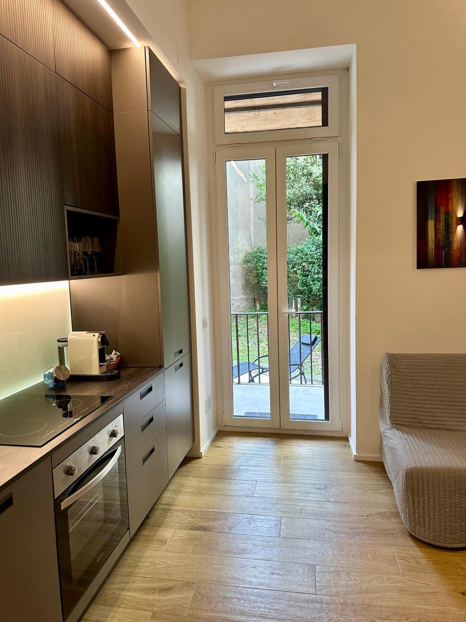 Lr Deluxe Apartments - Porta Venezia - Bilocale Con Giardino Privato Mailand Exterior foto