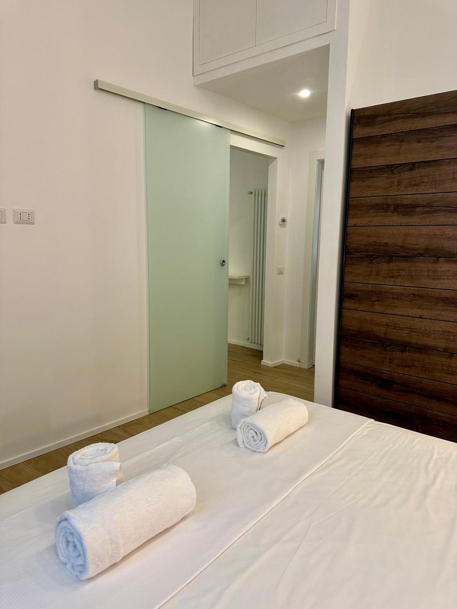 Lr Deluxe Apartments - Porta Venezia - Bilocale Con Giardino Privato Mailand Exterior foto